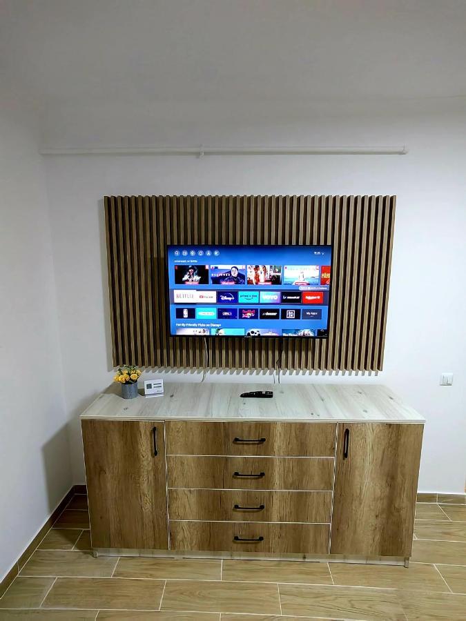 Militari Luxury Flat Apartment Rosu ภายนอก รูปภาพ