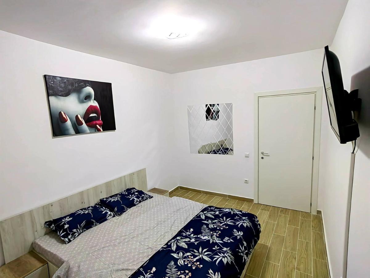 Militari Luxury Flat Apartment Rosu ภายนอก รูปภาพ